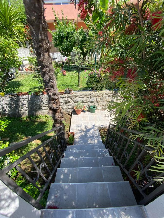 Sunny Bay Apartments Cattaro Esterno foto