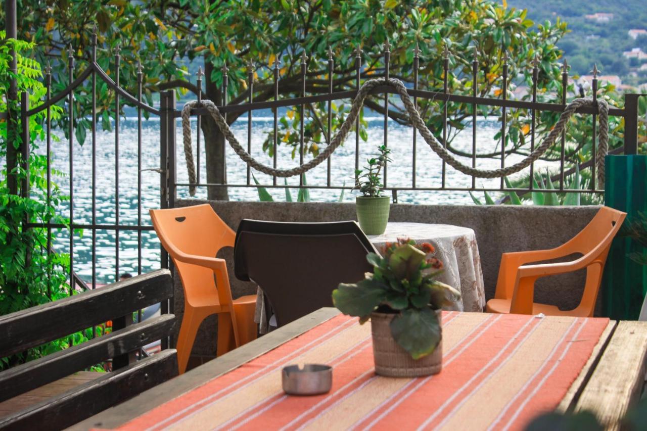 Sunny Bay Apartments Cattaro Esterno foto