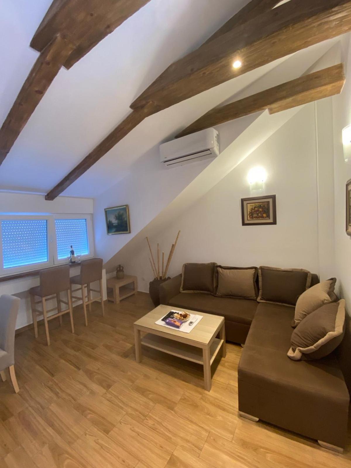 Sunny Bay Apartments Cattaro Esterno foto