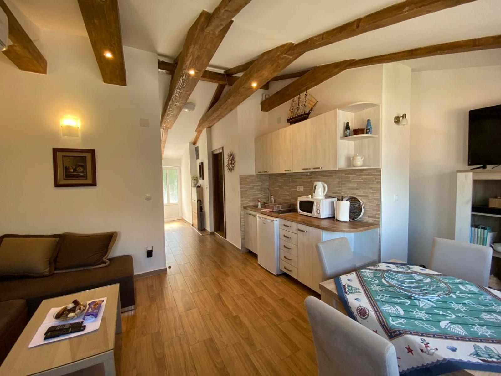 Sunny Bay Apartments Cattaro Esterno foto